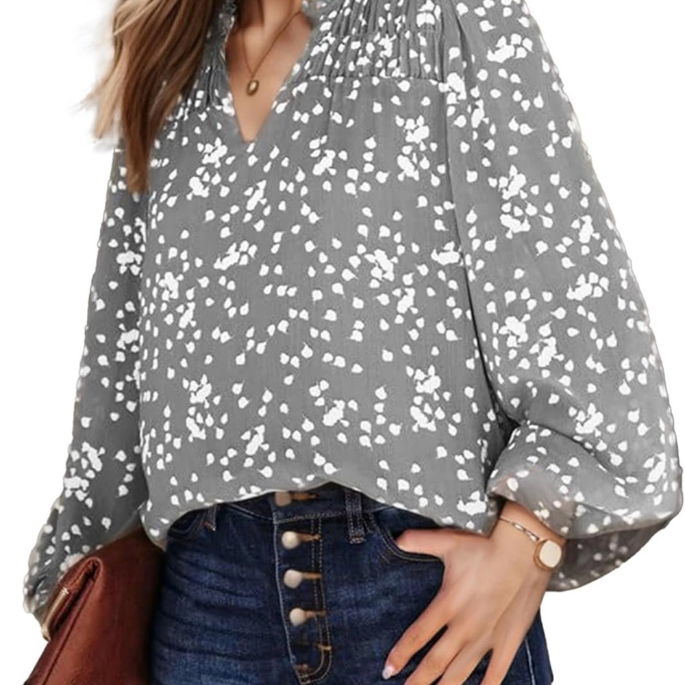 Chic Gray and White Patterned Blouse